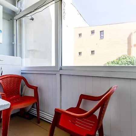 Cozy Flat W Balcony 15 Min To Emaar Mall Lägenhet